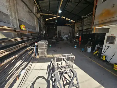 Galpon en Venta 10  mts Frente