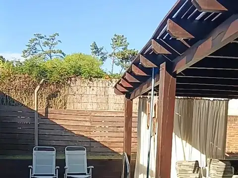 Casa en venta c/ cochera en Piriápolis