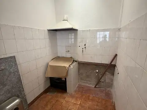 TERRENO CON 2 UNIDADES A REFACCIONAR O DEMOLER