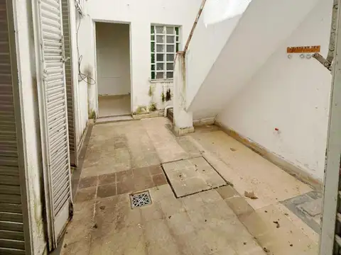 Casa de Pasillo venta Zona Río ideal reciclar a mts de BV. Oroño.