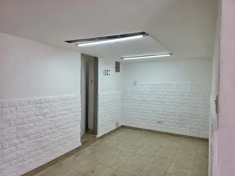 Local en Alquiler Via Pública