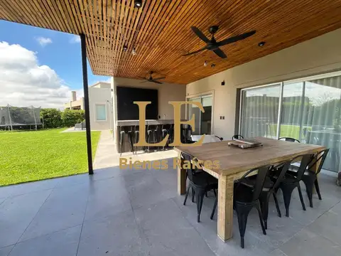 Casa en Venta en San Matias, USD 325.000