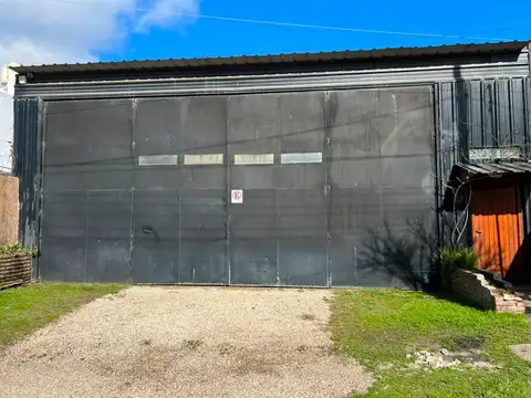 Galpón en venta Barrio Caisamar en avenida Estrada