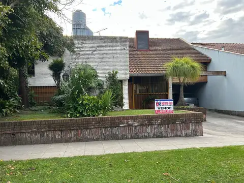Chalet 3 dormitorios y piscina en lo mejor del Barrio Inglés . A pasos de ambos colegios ingleses