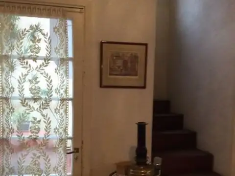 Casa 6 ambientes con 2 baños
