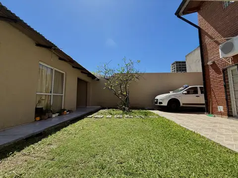 VENTA - Casa de 3 dormitorios con jardin
