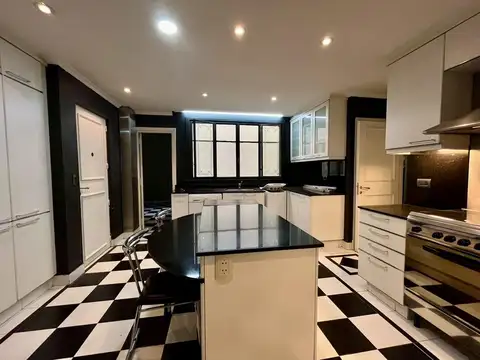 Departamento en Alquiler con 1 cocheras