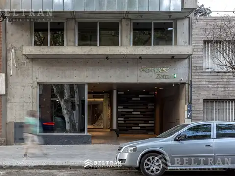 Zeballos al 2600. Oficina. 2 plantas. Baño. Office.