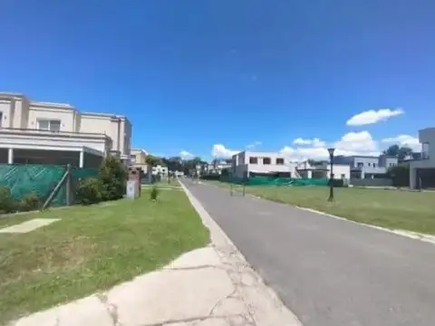 Terreno en Venta en Ingeniero Adolfo Sourdeaux, USD 130.000