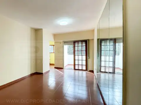 Gervasio Posadas al 2400 entre Nicaragua y Velez Sarsfield