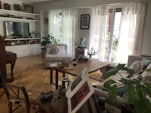 Belgrano. Arcos y Ugarte. Hermoso semip. LC 3 dorm Terraza/patio. Balcón Prox plaza y Av Al frente Muy luminoso