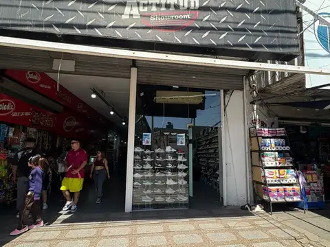 Avenida Presidente Hipólito Yrigoyen 2000