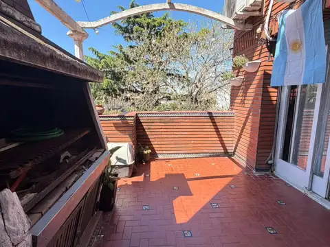 Depto Tipo Casa en Venta 26 años