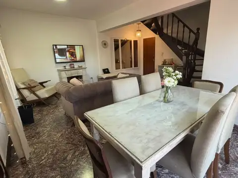Depto Tipo Casa en Venta de 4 ambientes