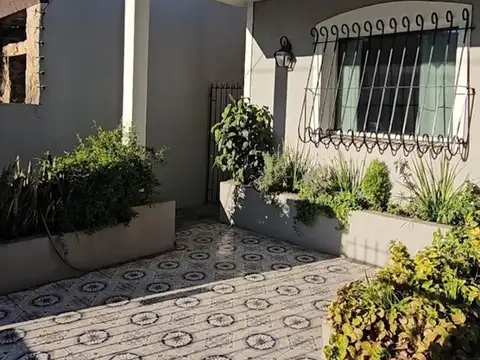 Casa en Venta en Castelar Sur, USD 165.000