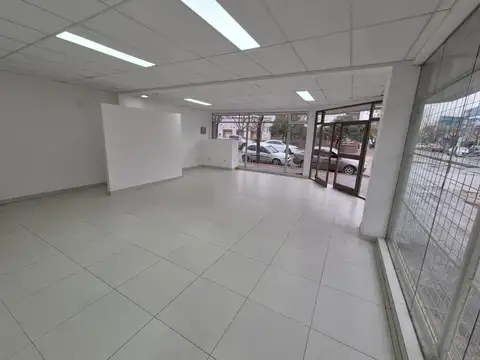 Local en Alquiler en General Roca, $ 1.100.000