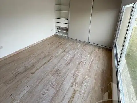 Casa 4 ambientes con pileta en alquiler - Guillermo E Hudson