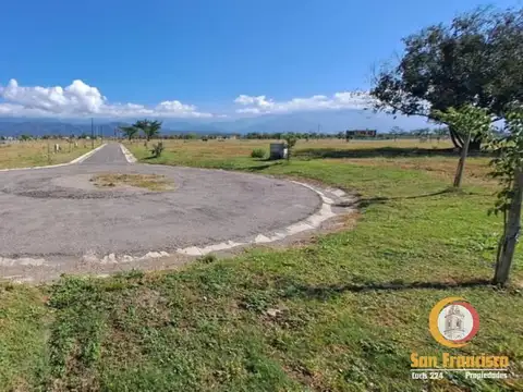 Terreno en Venta 30  mts Fondo