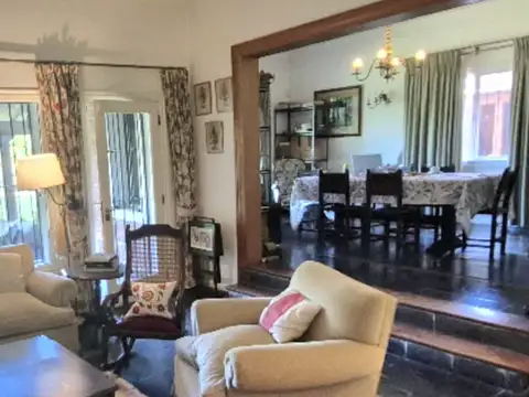Casa 5 ambientes con 3 baños