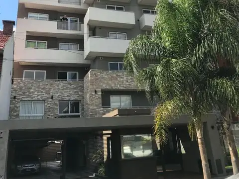 DEPARTAMENTO DE DOS AMBIENTES CON COCHERA