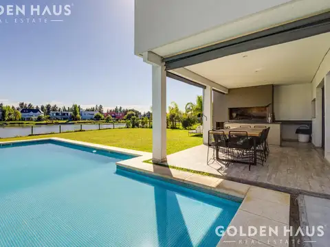 Venta casa 5 ambientes al lago con piscina en Canning