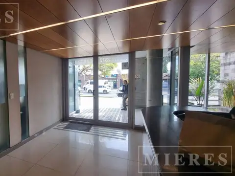 Oficina Monoambiente con 4 baños