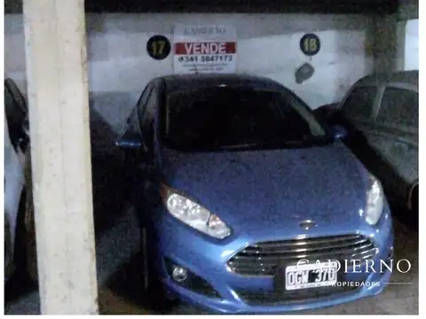 Cochera en microcentro a metros de Rock&Feller`s