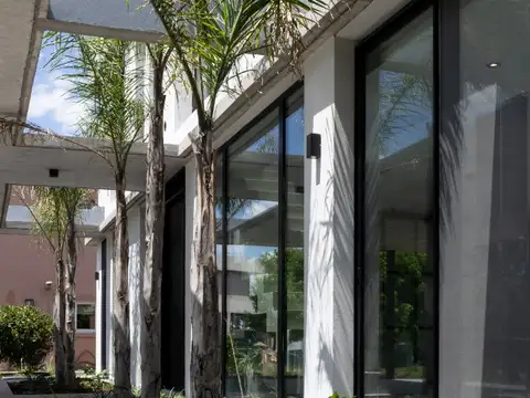 Casa 7 ambientes con 6 baños