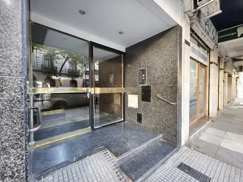 DEPARTAMENTO DE 3 AMBIENTES CON DOBLE PATIO A RECICLAR EN ALMAGRO