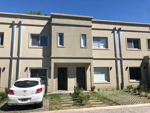 DUPLEX 4 amb A ESTRENAR - Condominio cerrado "Las Moras"