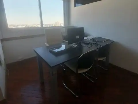 Oficina en Alquiler en Ramos Mejía, $ 400.000