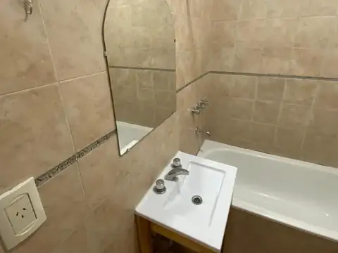 Departamento en Jose León Suarez