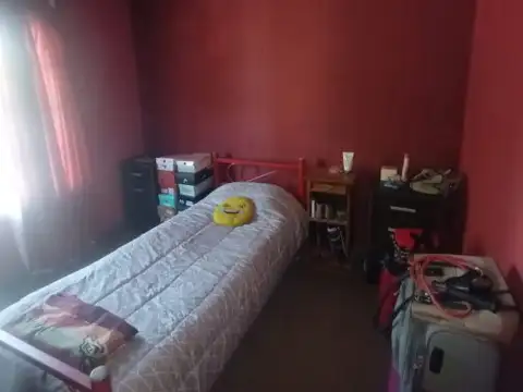 vende vivienda con locales comerciales