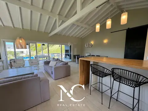 Casa en Venta en Barrio Golf 2, USD 320.000