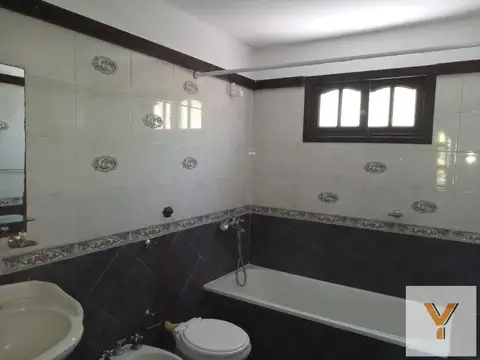 Departamento 4 ambientes con 3 baños