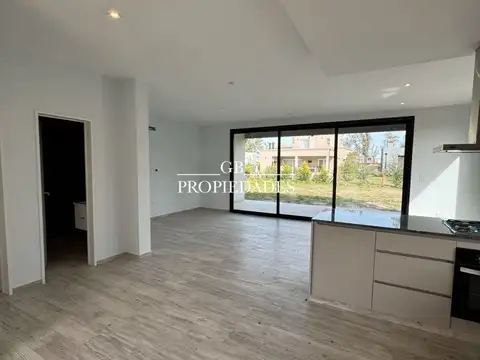 Casa en Venta en Pilar del Este - Santa Emilia, USD 165.000