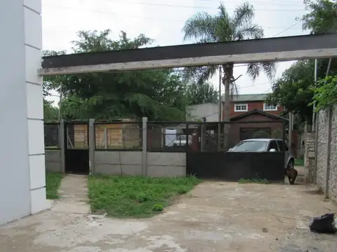 Casa en Venta con 3 cocheras