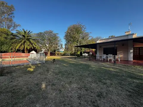 2 Casas + quincho en Lote de 2443m² - Ideal desarrollistas