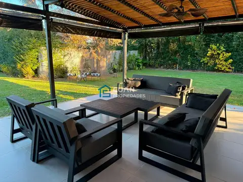 Casa en Venta con 3 cocheras