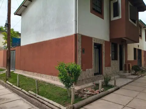 Duplex en B° 7 de julio  calle 9 de Julio al 1000