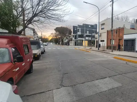 OPORTUNIDAD  EXC PH DE 94M2 EN DEVOTO - 3 AMB - GRAN PATIO TECHADO - 1ER PISO X ESCALERA - APTO CREDITO