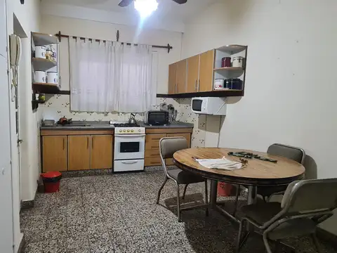 OPORTUNIDAD  EXC PH DE 94M2 EN DEVOTO - 3 AMB - GRAN PATIO TECHADO - 1ER PISO X ESCALERA - APTO CREDITO