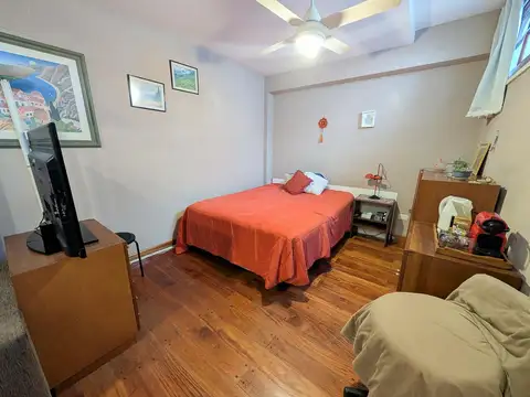 Casa 6 ambientes con 4 baños