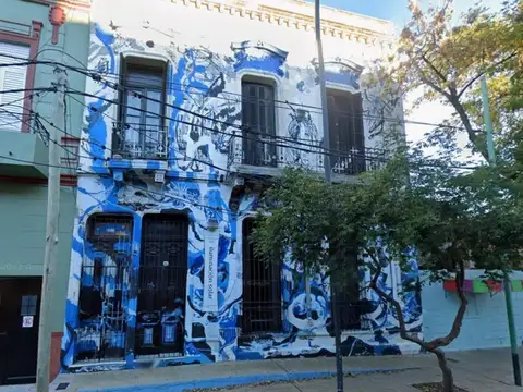 EXCELENTE CASA DE ESTILO - EXCELENTE UBICACION 