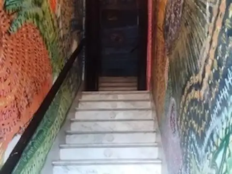Casa 6 ambientes con 5 baños