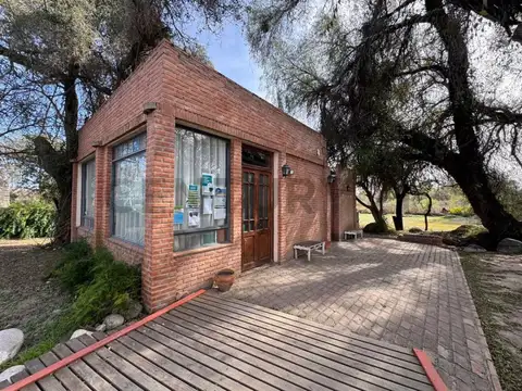 Local Comercial con Gran Lote de 1.245 m² en Venta – Las Tapias, Traslasierra