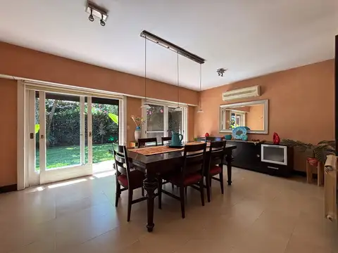 Venta Casa · 7 ambientes · Pileta · Quincho · Lomas de San Isidro