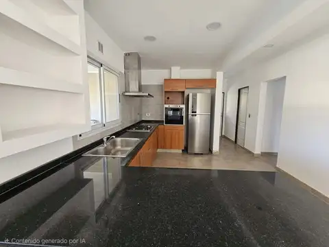 Casa en Venta con 4 cocheras