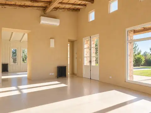 Casa en Venta con 4 cocheras