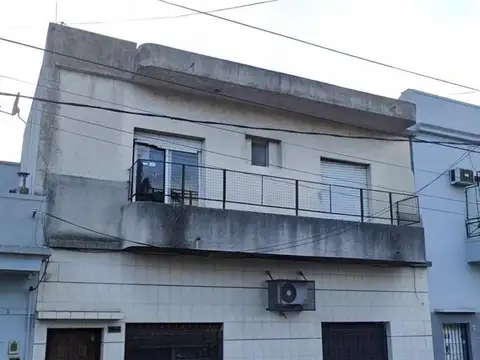 Venta casa 6 ambientes con piscina en Sarandí